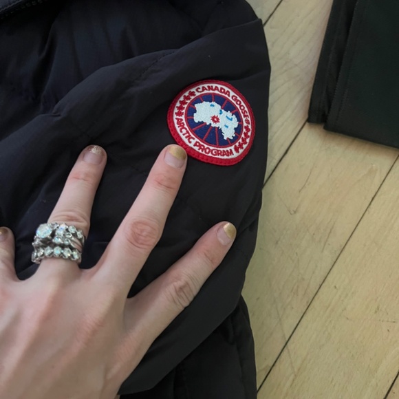 SOLD 🔥AUTHENTIC CANADA GOOSE ALLISTON COAT - Picture 11 of 14